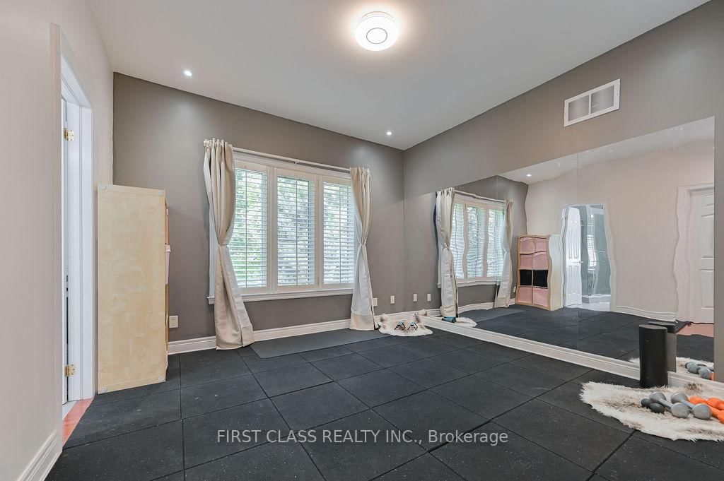 2 wainwright Avenue • Richmond Hill, ON photo 36