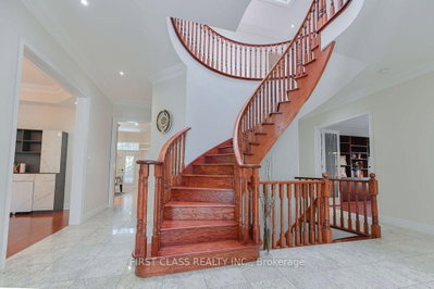 2 wainwright Avenue • Richmond Hill, ON photo 5