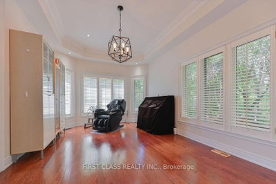 2 wainwright Avenue • Richmond Hill, ON photo 7