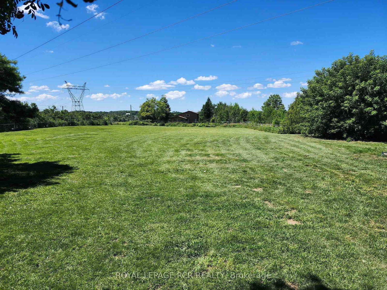 4044 Ravenshoe Road • Georgina, ON photo 3