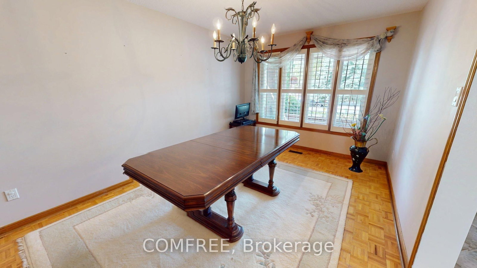 51 Venetian Crescent • Vaughan, ON photo 5
