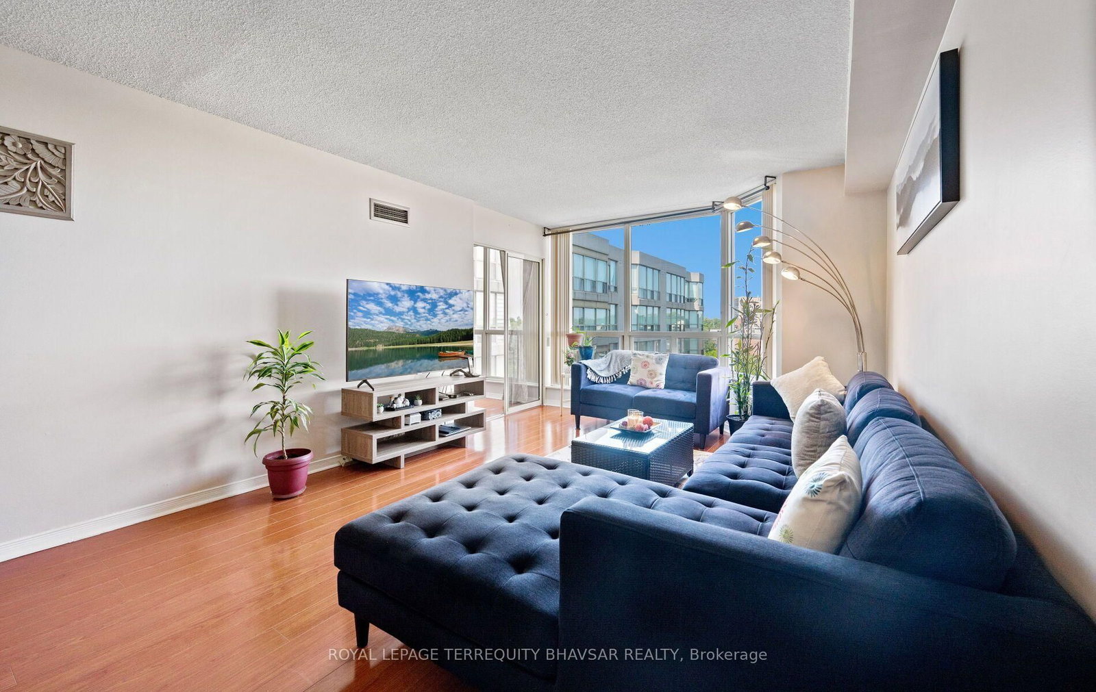309 Major Mackenzie Drive E • #915 • Richmond Hill, ON photo 13