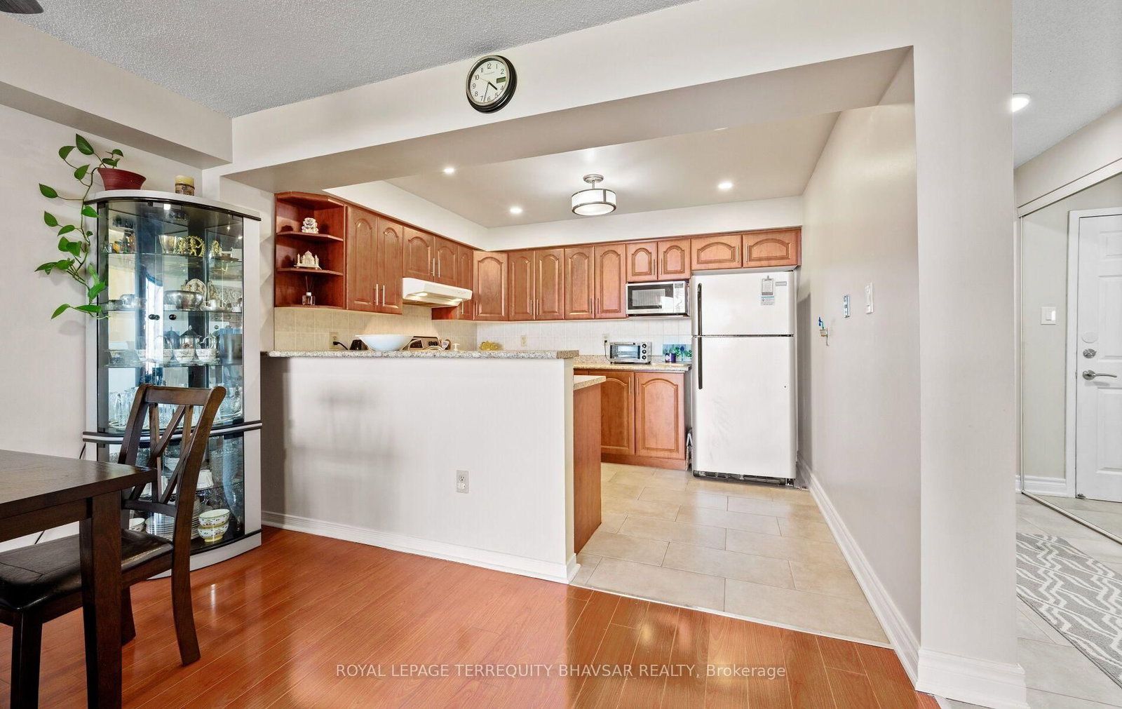 309 Major Mackenzie Drive E • #915 • Richmond Hill, ON photo 18