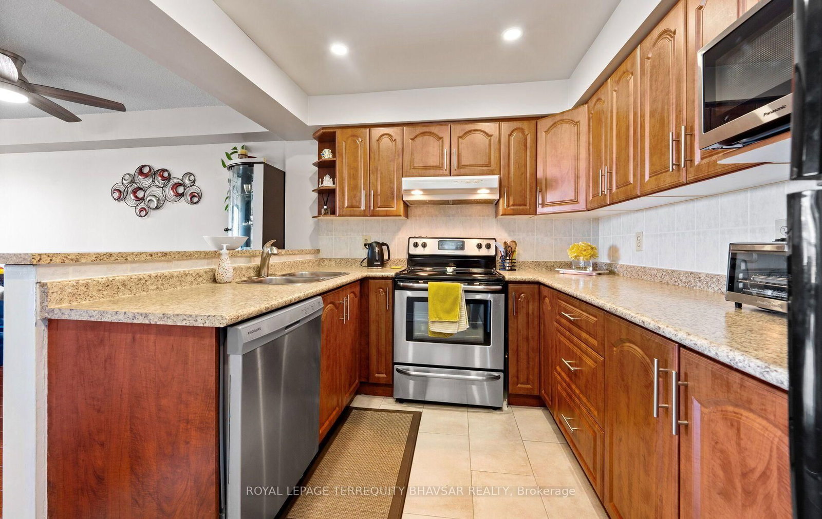 309 Major Mackenzie Drive E • #915 • Richmond Hill, ON photo 21