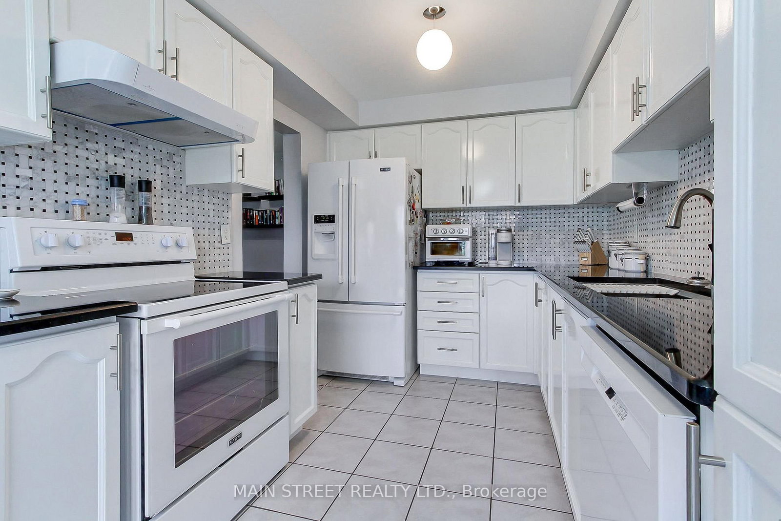 17 Hirst Avenue • Georgina, ON photo 12