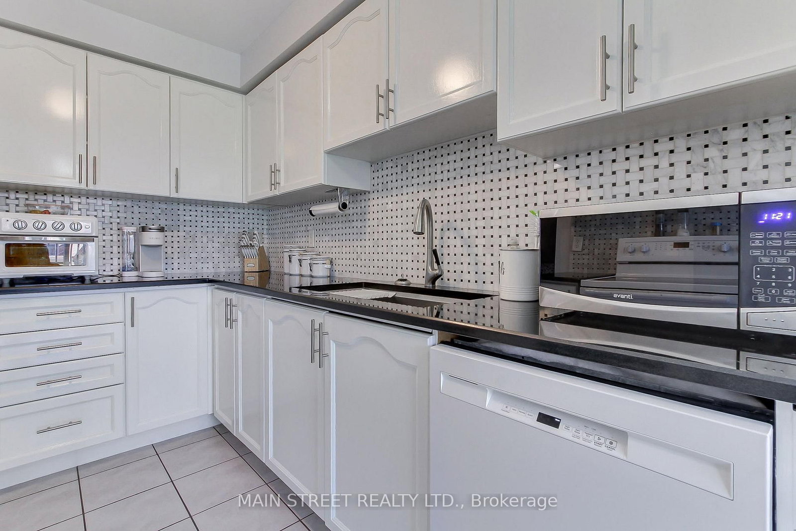 17 Hirst Avenue • Georgina, ON photo 13
