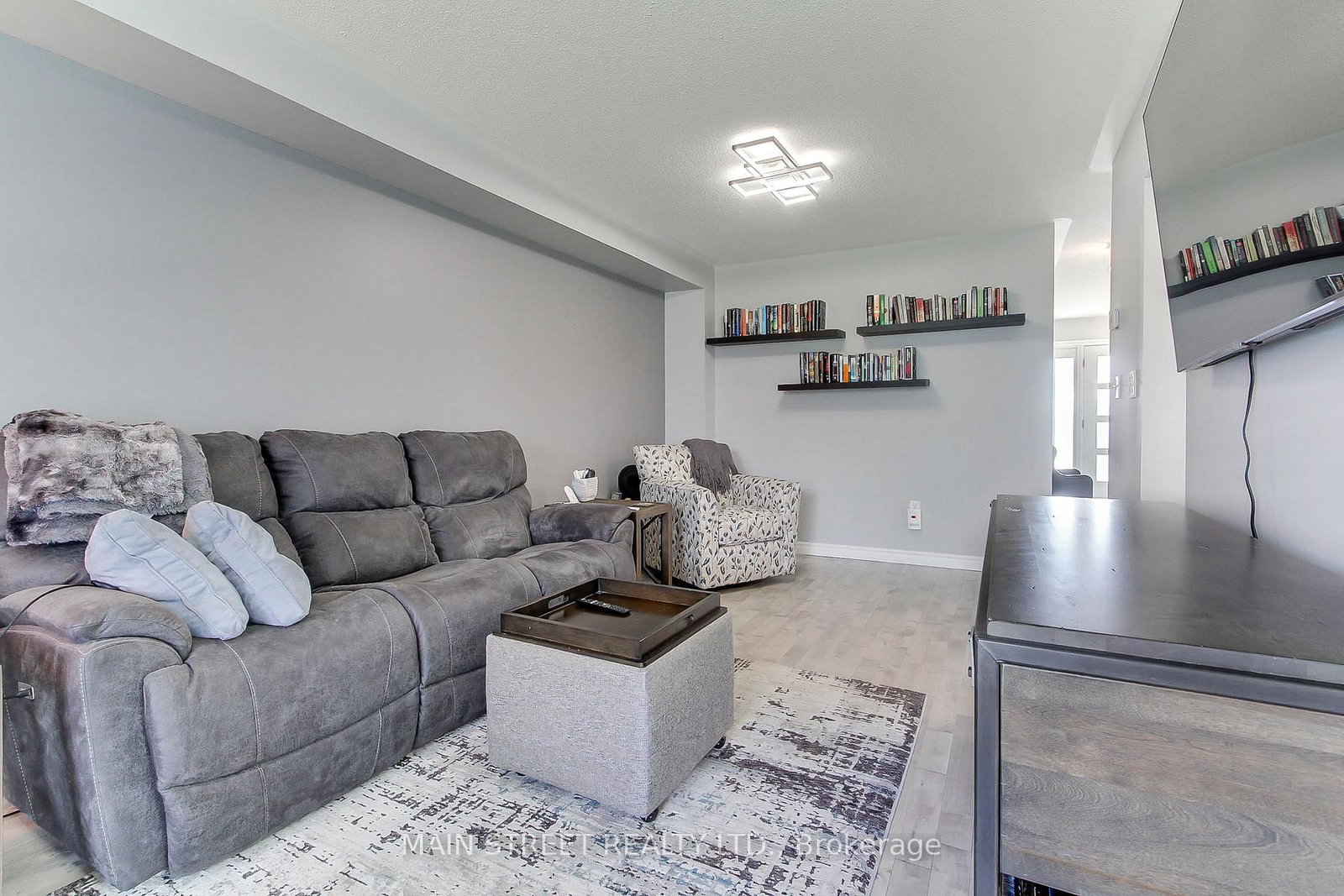 17 Hirst Avenue • Georgina, ON photo 9