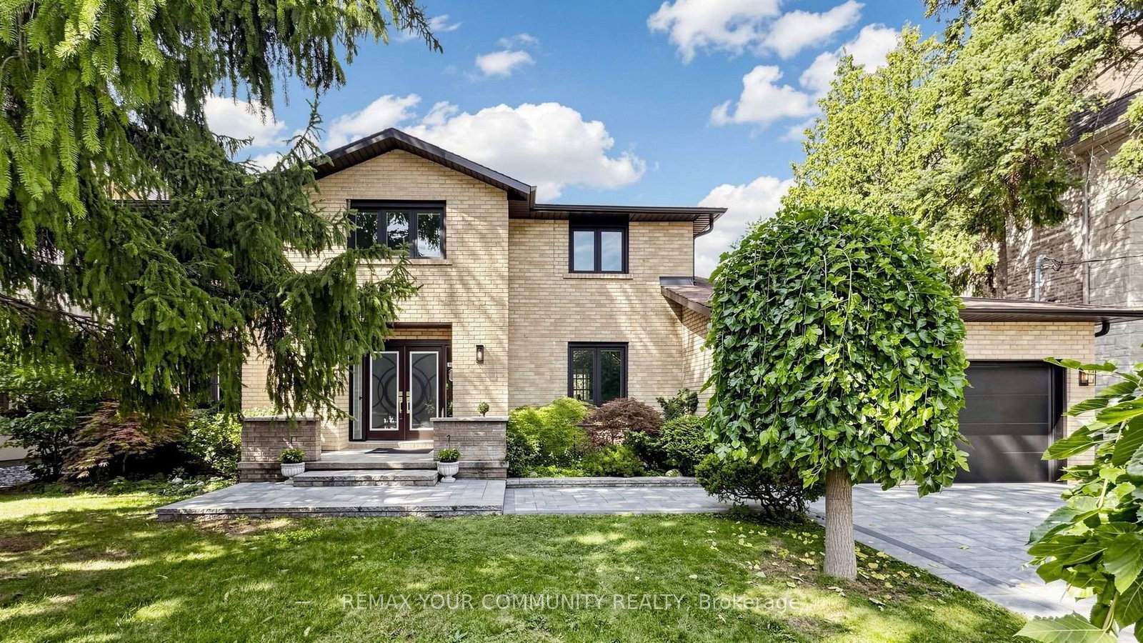170 Garden Avenue • Richmond Hill, ON photo 4