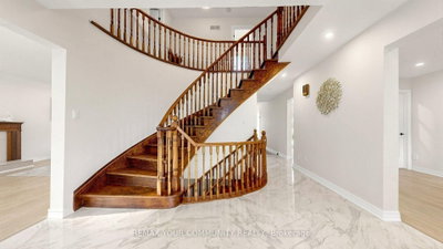 170 Garden Avenue • Richmond Hill, ON photo 6