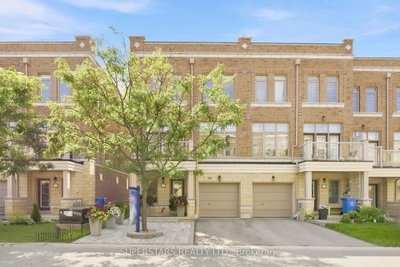 30 Arborea Lane • Whitchurch-Stouffville, ON photo 2