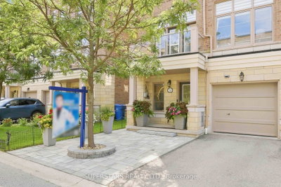 30 Arborea Lane • Whitchurch-Stouffville, ON photo 3