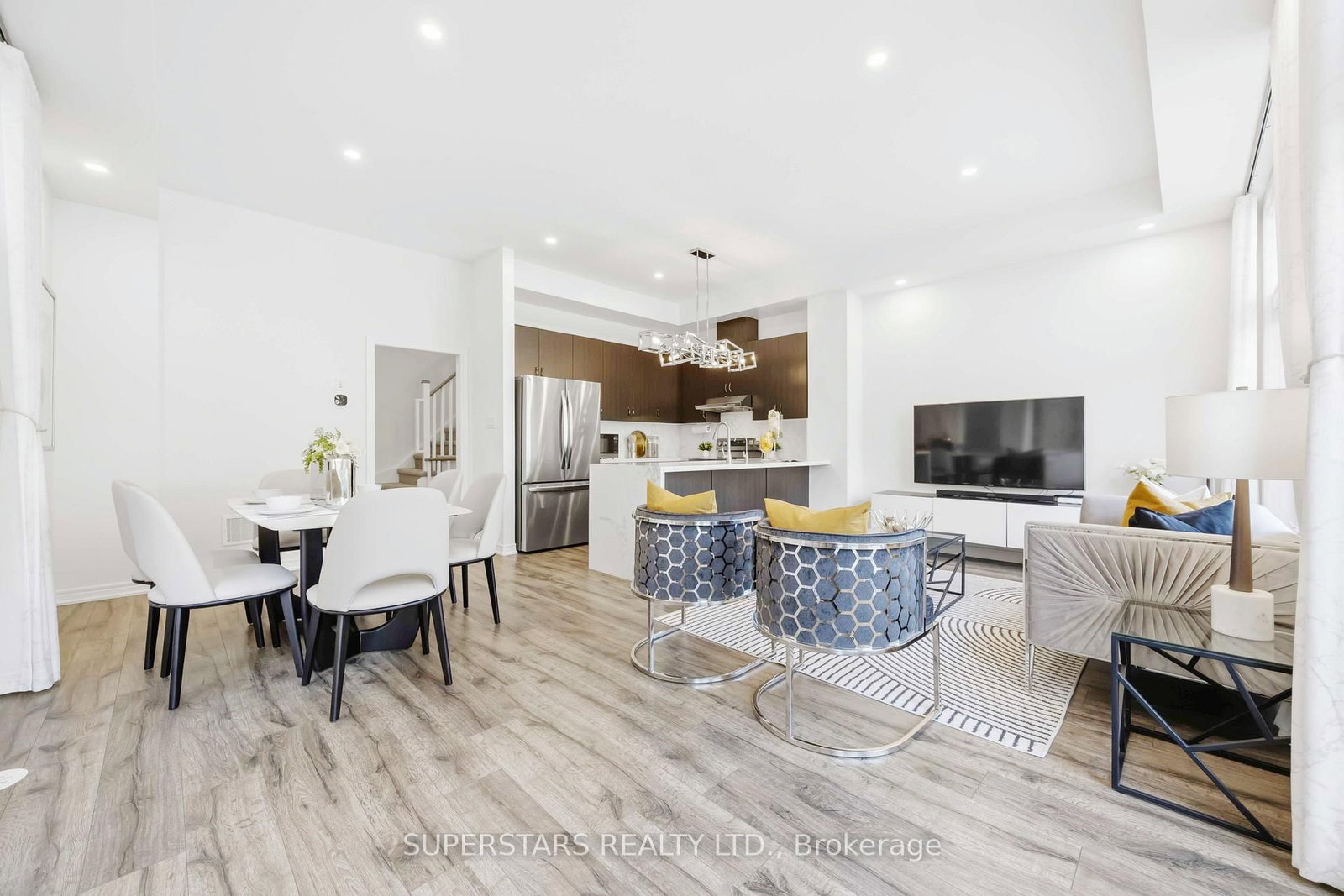 30 Arborea Lane • Whitchurch-Stouffville, ON photo 7