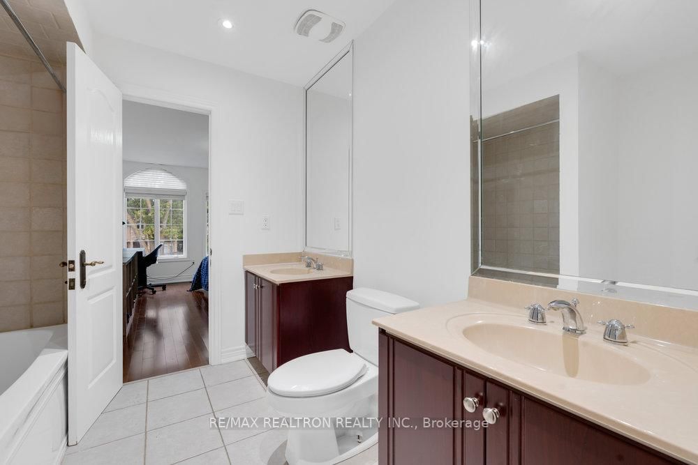 93 Oak Avenue • Richmond Hill, ON photo 22