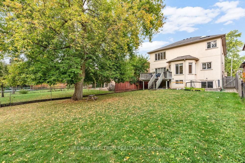 93 Oak Avenue • Richmond Hill, ON photo 28