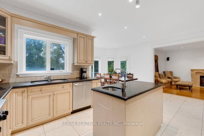 93 Oak Avenue • Richmond Hill, ON photo 9