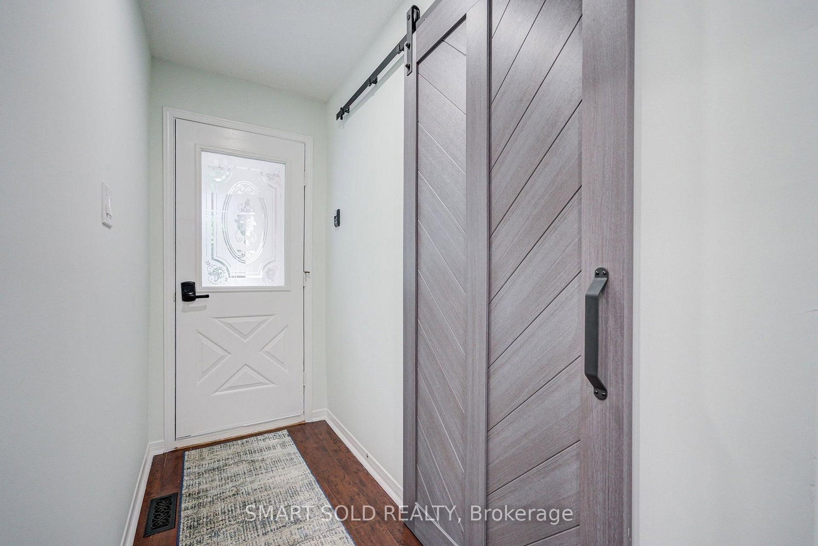 24 Snider Drive • Markham, ON photo 3