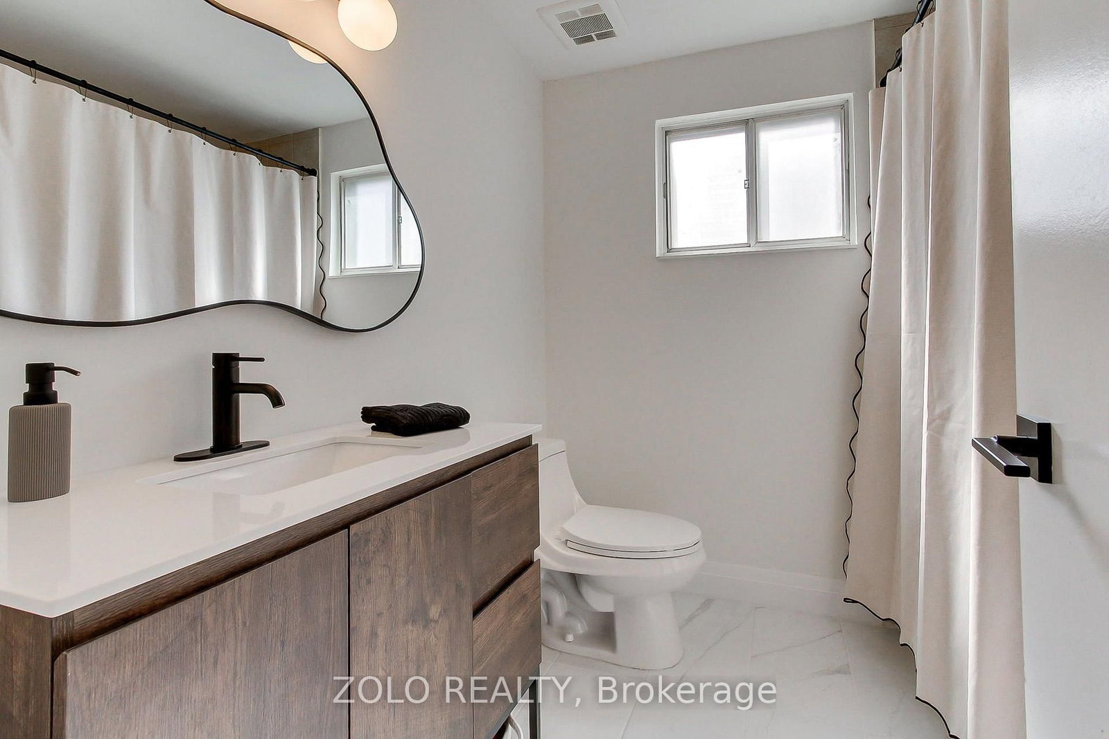 388 Terry Drive • Newmarket, ON photo 21