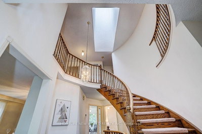 51 Leighland Drive • Markham, ON photo 4