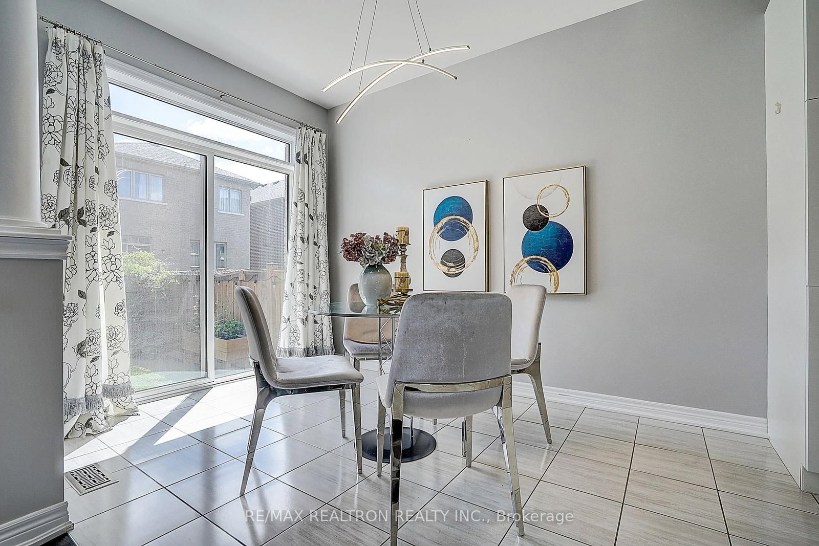 19 Falconridge Terrace • East Gwillimbury, ON photo 18
