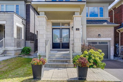 19 Falconridge Terrace • East Gwillimbury, ON photo 3