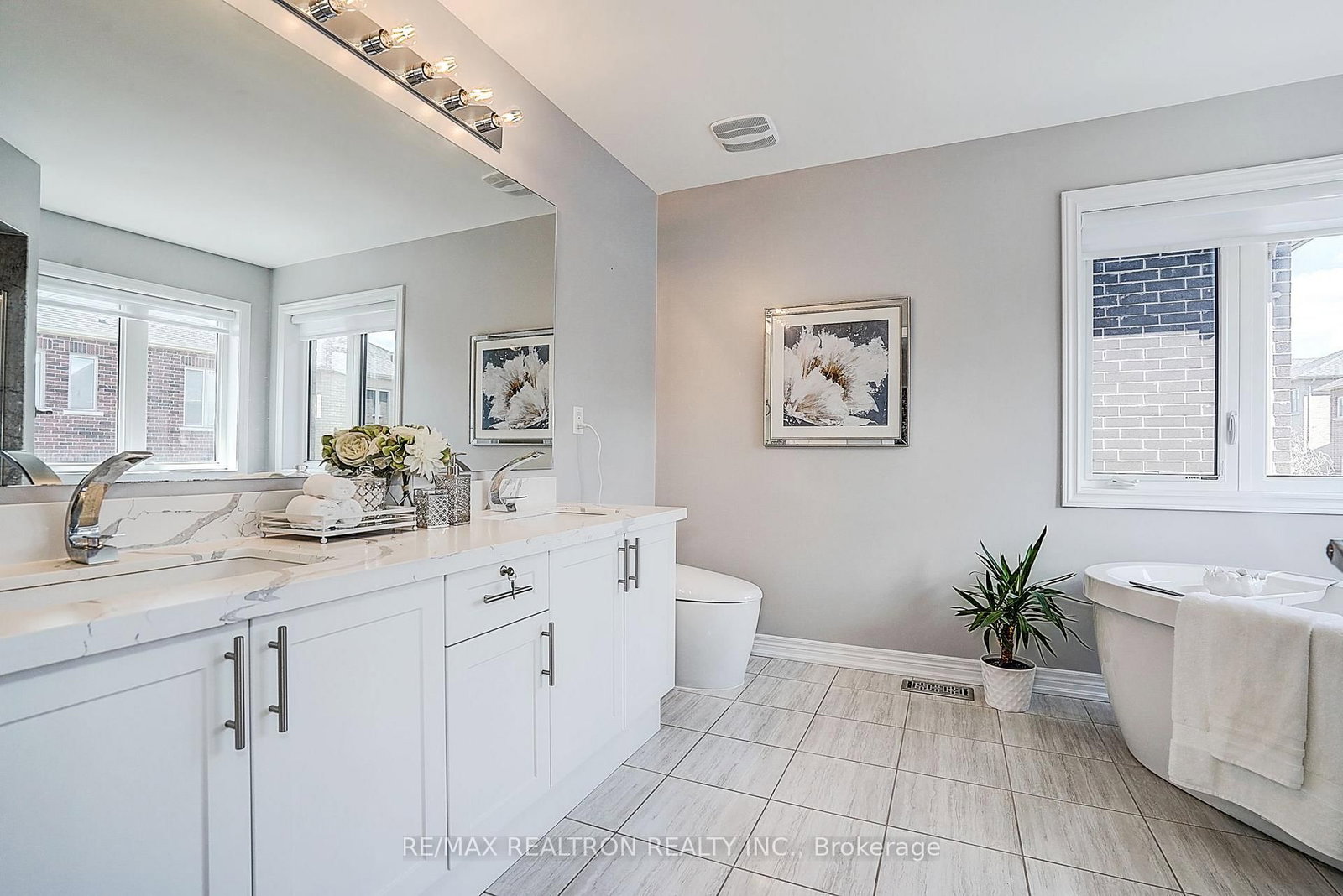 19 Falconridge Terrace • East Gwillimbury, ON photo 30