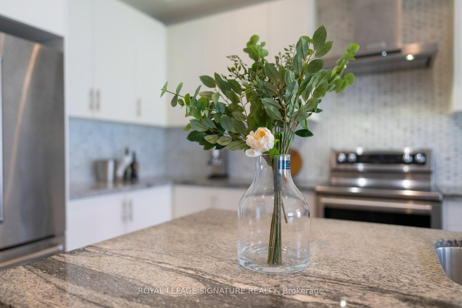 215 Elyse Court • Aurora, ON photo 15