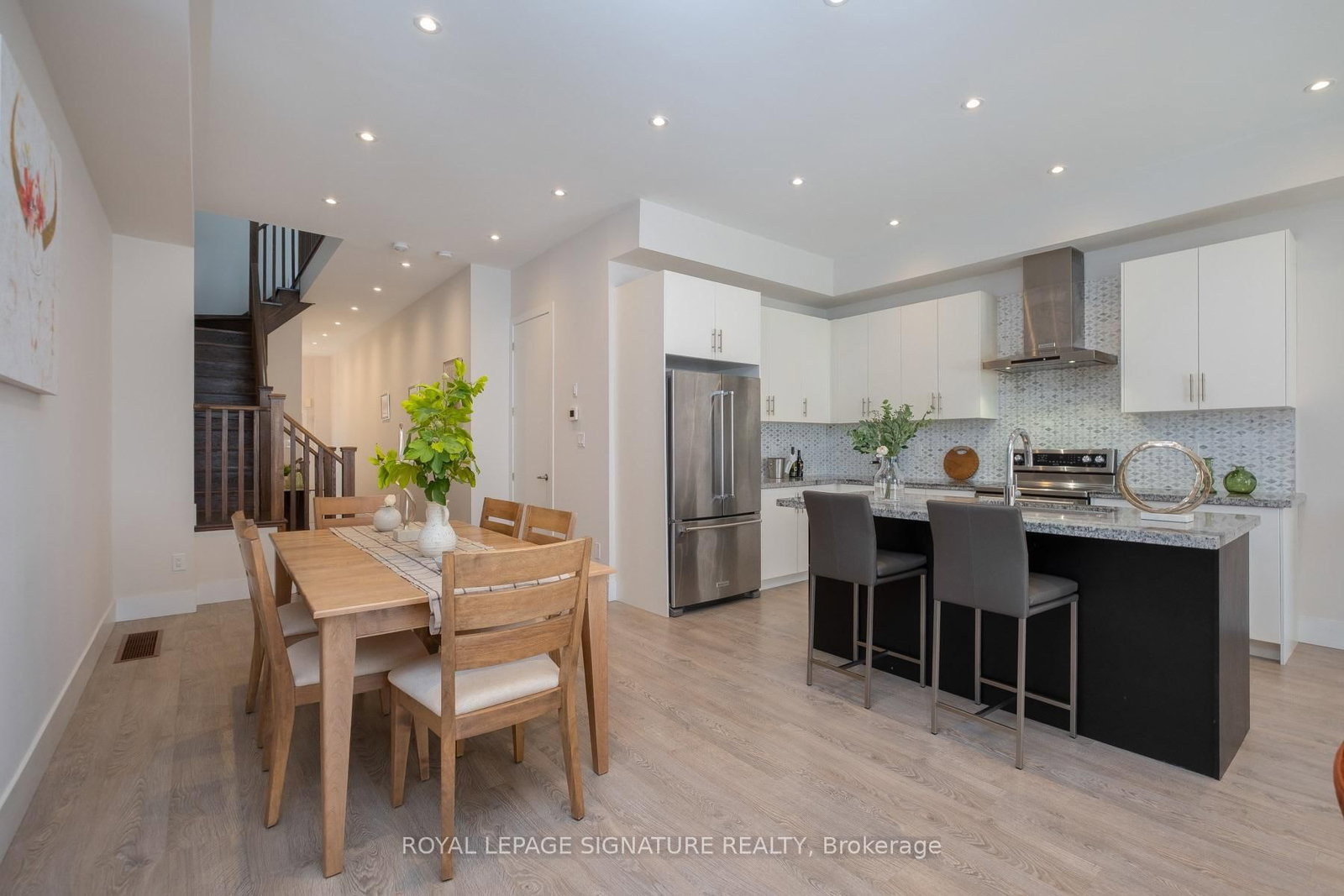 215 Elyse Court • Aurora, ON photo 19