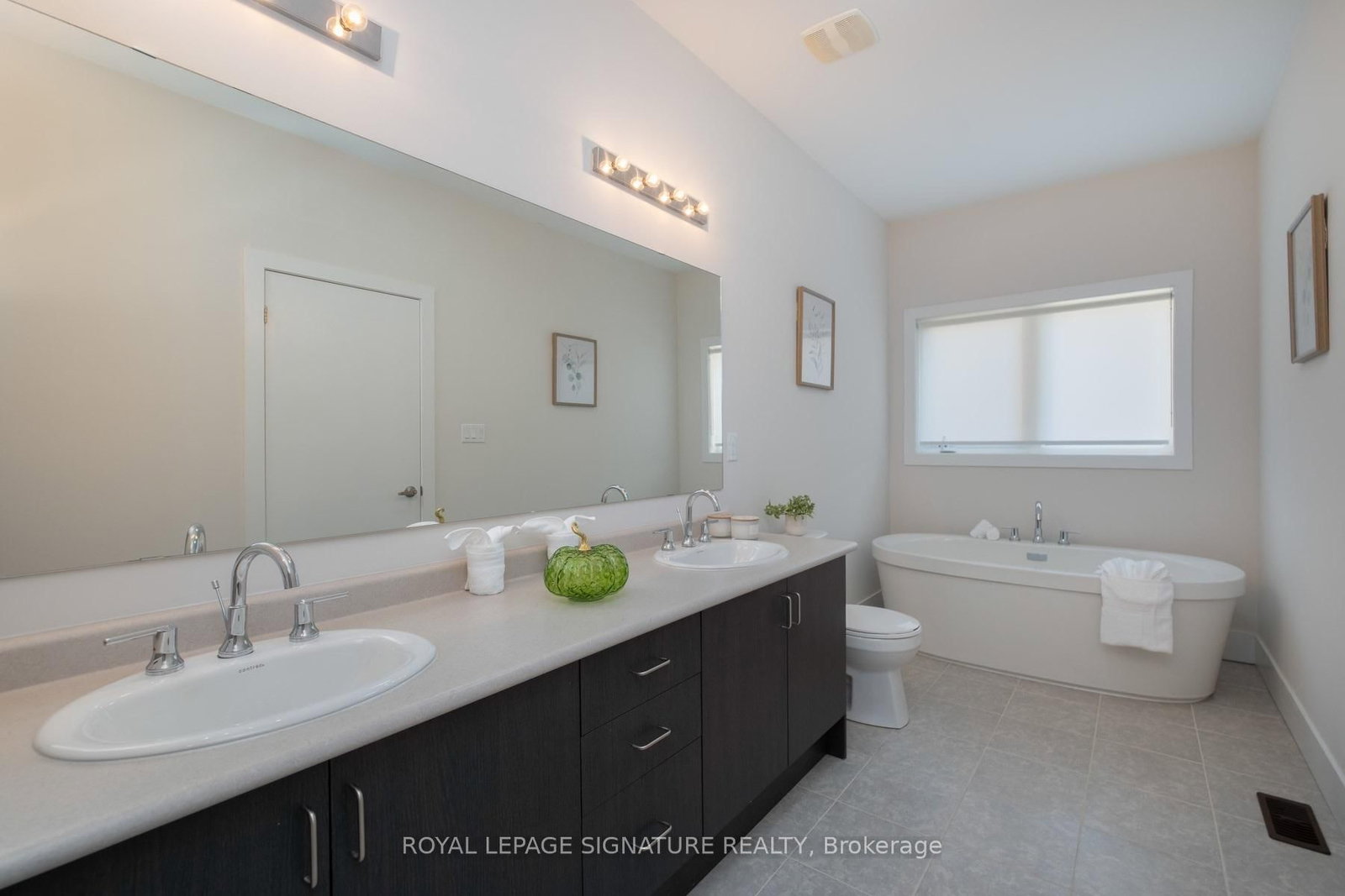 215 Elyse Court • Aurora, ON photo 28