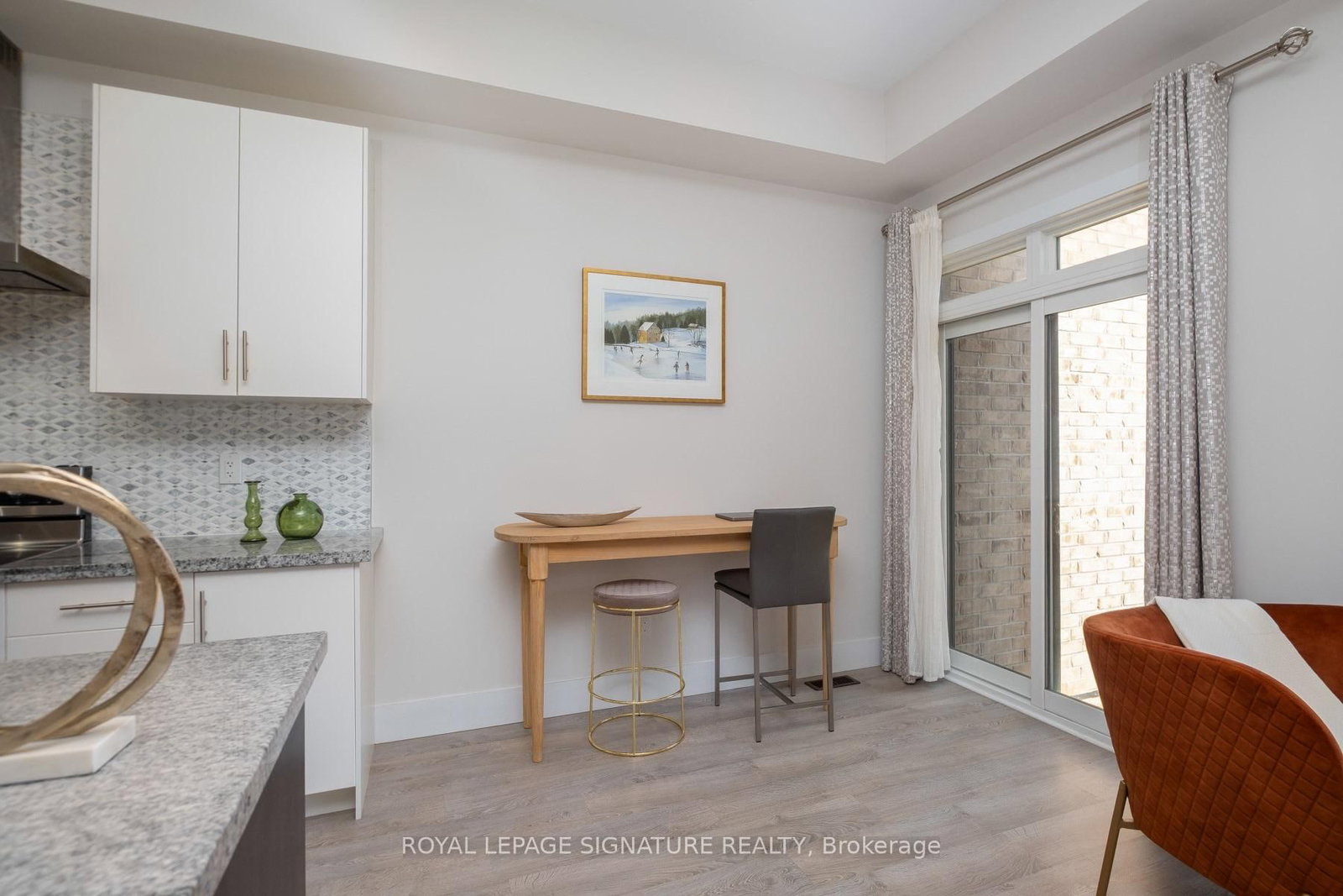 215 Elyse Court • Aurora, ON photo 7