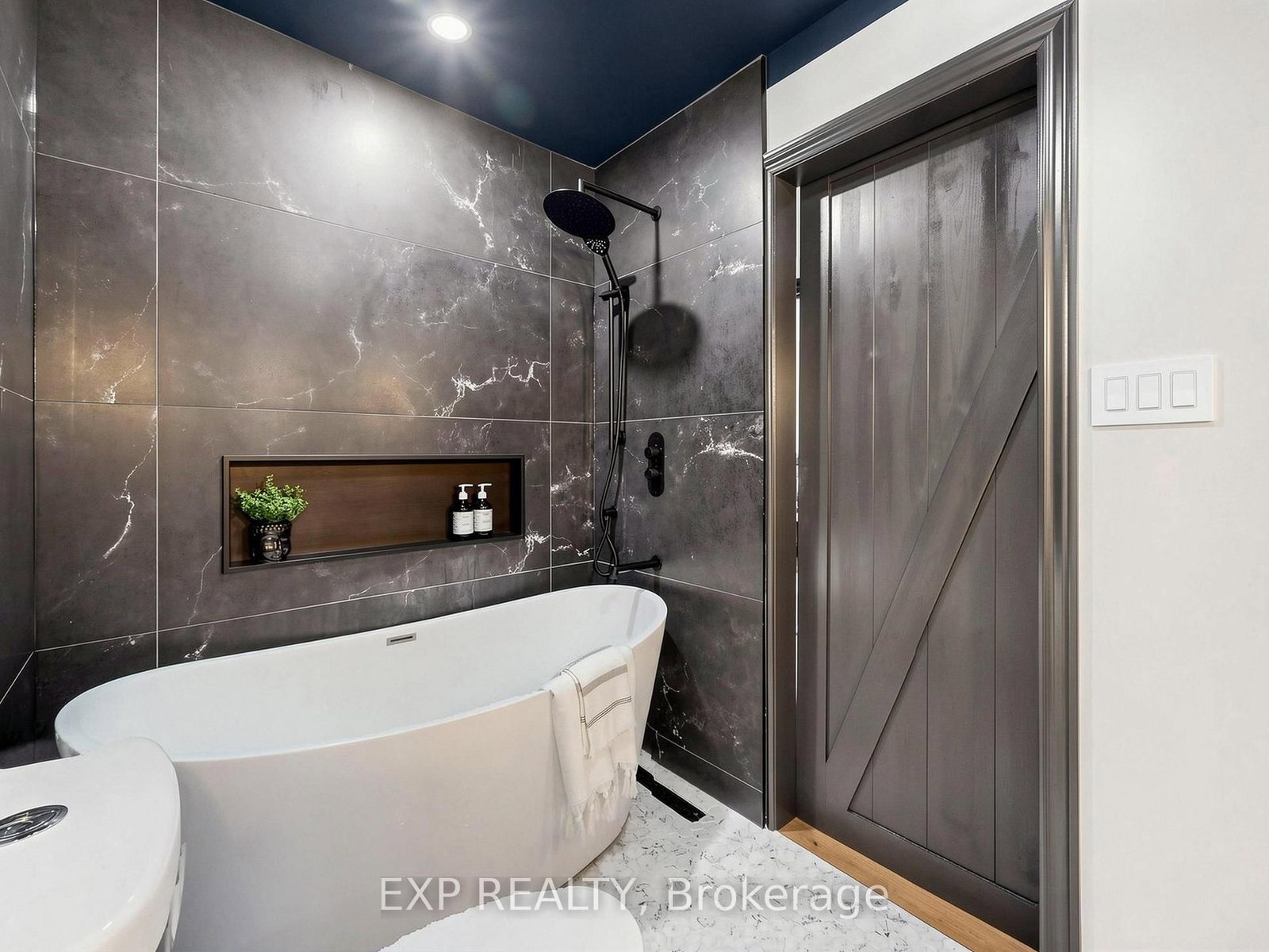101 Mccurdy Drive • New Tecumseth, ON photo 21