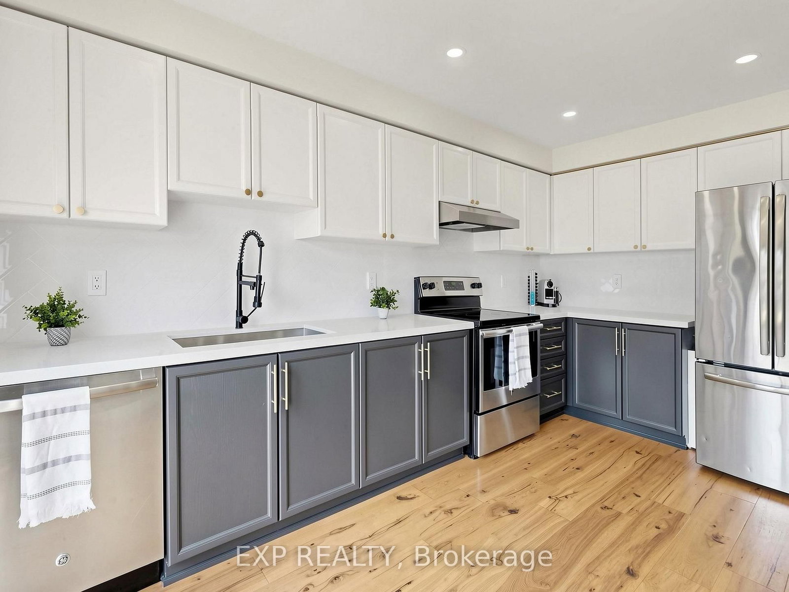 101 Mccurdy Drive • New Tecumseth, ON photo 5