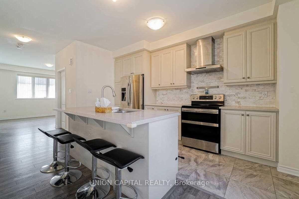 90 Cornell Centre Boulevard • Markham, ON photo 14