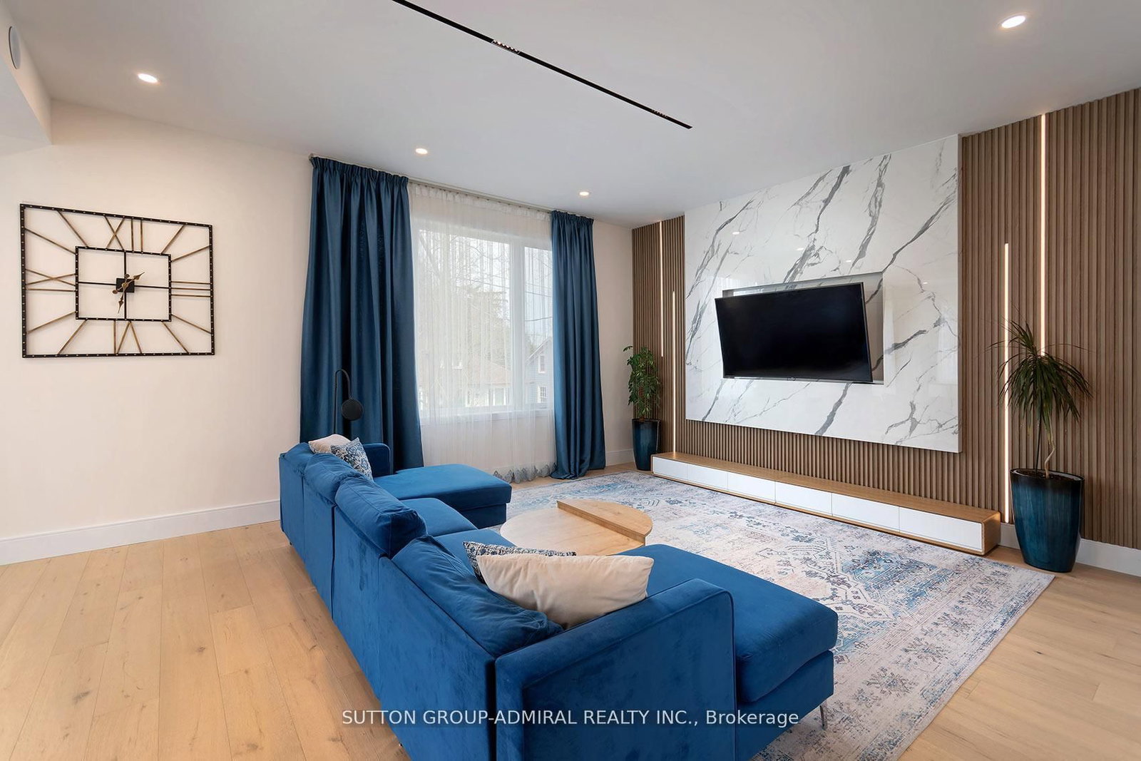 582 Gorham Street • Newmarket, ON photo 10