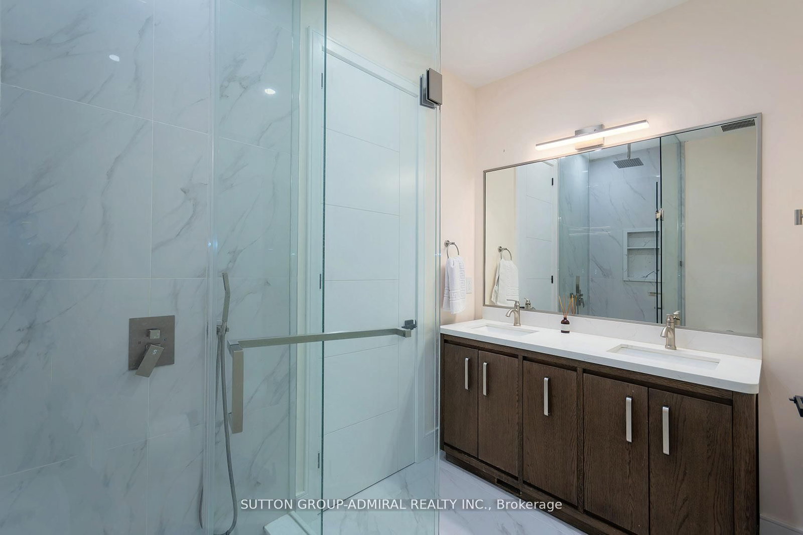 582 Gorham Street • Newmarket, ON photo 35