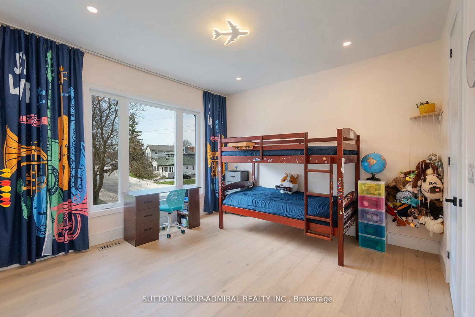 582 Gorham Street • Newmarket, ON photo 36