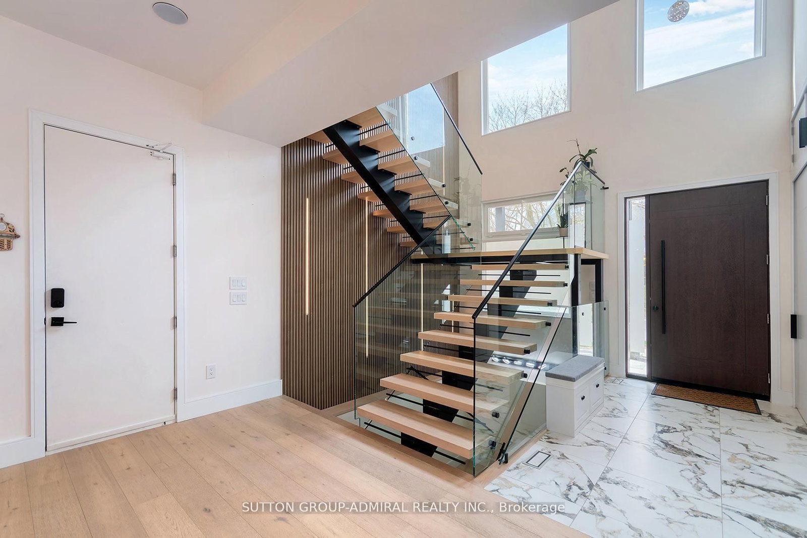 582 Gorham Street • Newmarket, ON photo 4