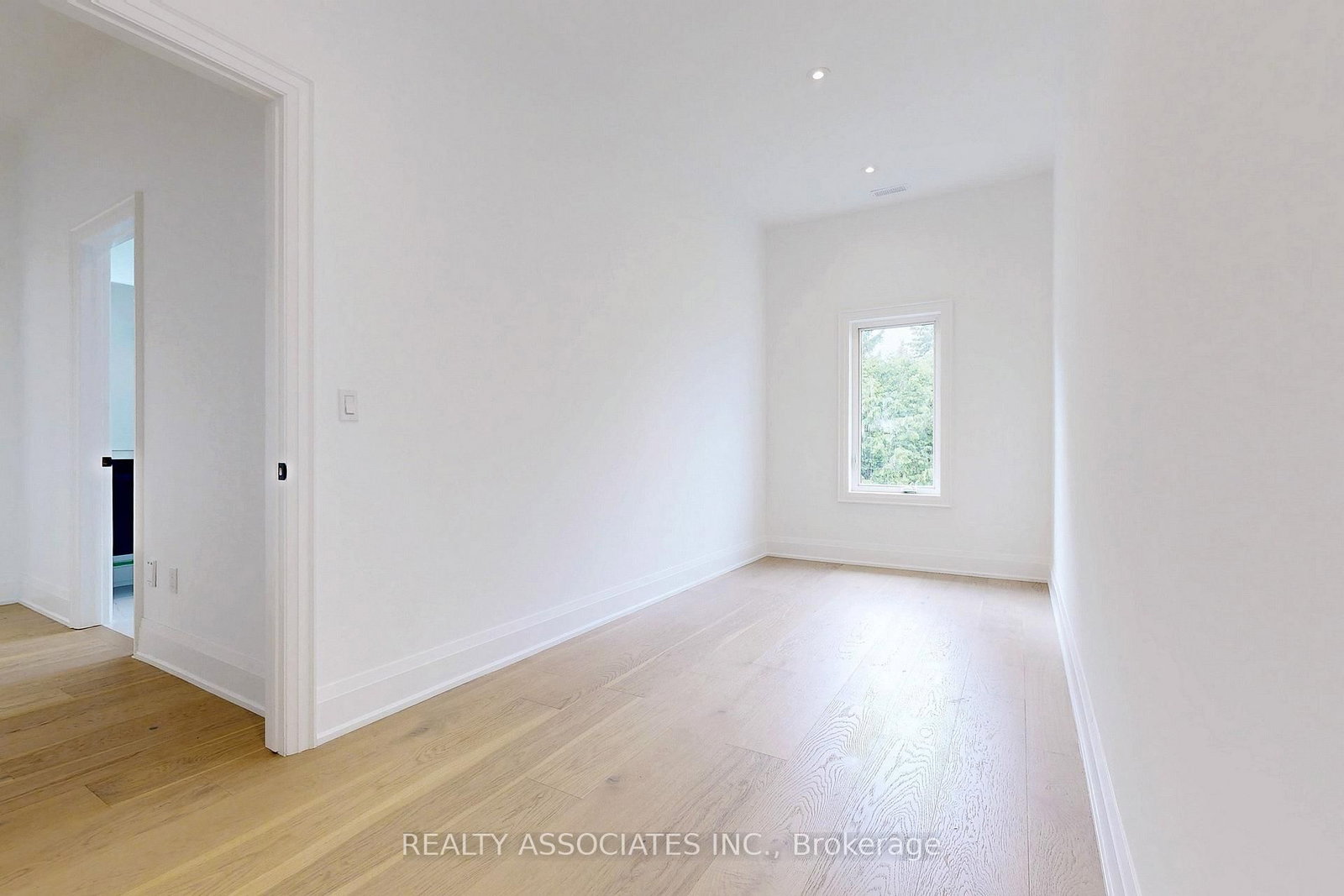 32 Cossar Avenue • Aurora, ON photo 26