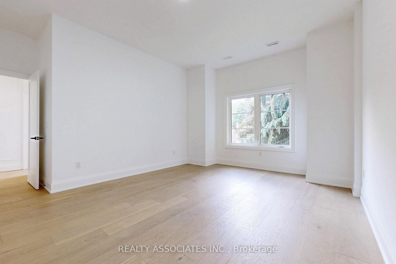 32 Cossar Avenue • Aurora, ON photo 32
