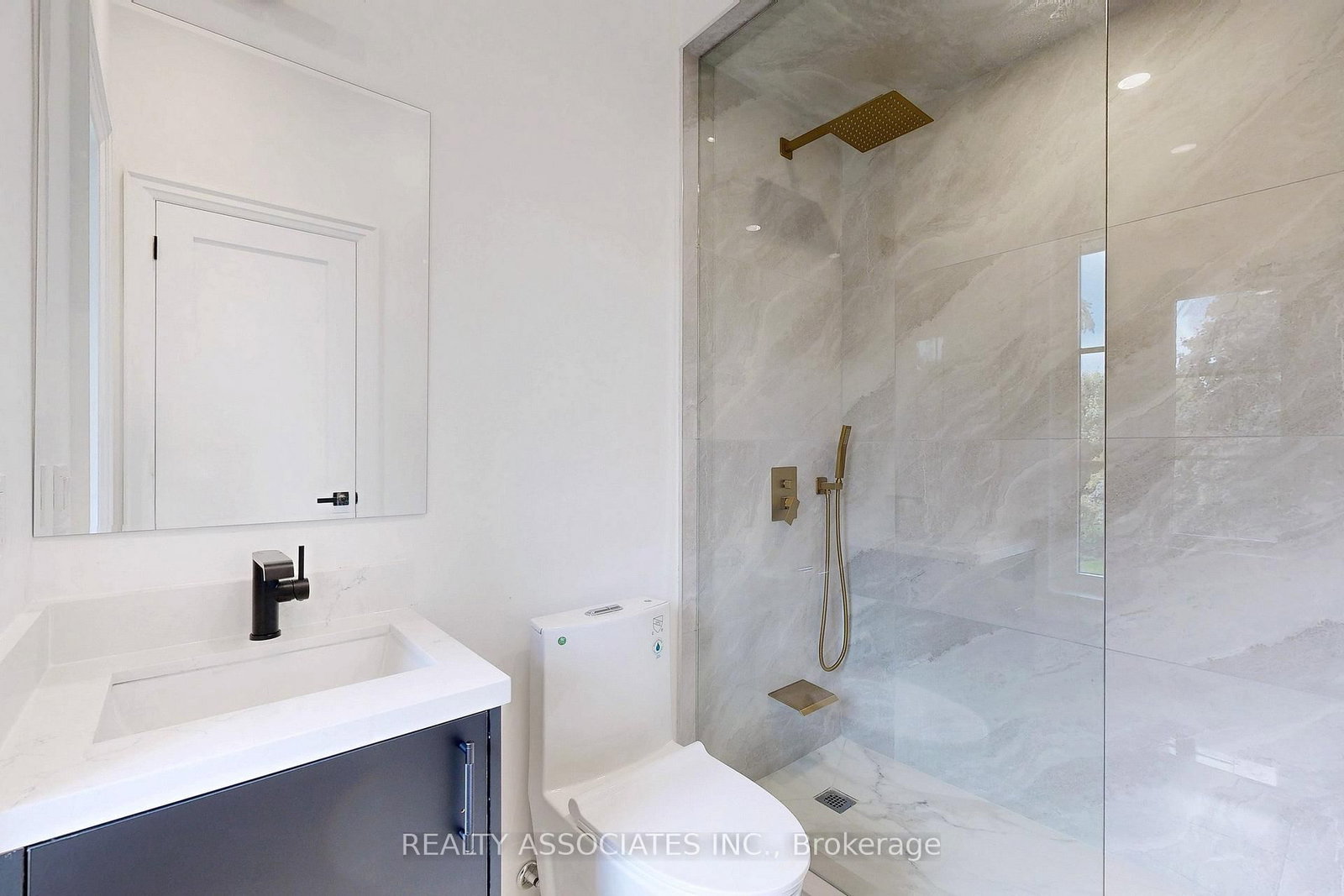 32 Cossar Avenue • Aurora, ON photo 37