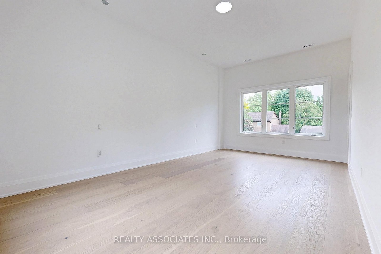 32 Cossar Avenue • Aurora, ON photo 38