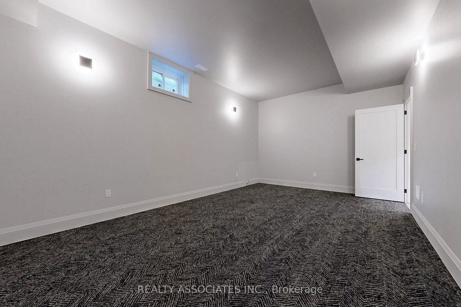 32 Cossar Avenue • Aurora, ON photo 47