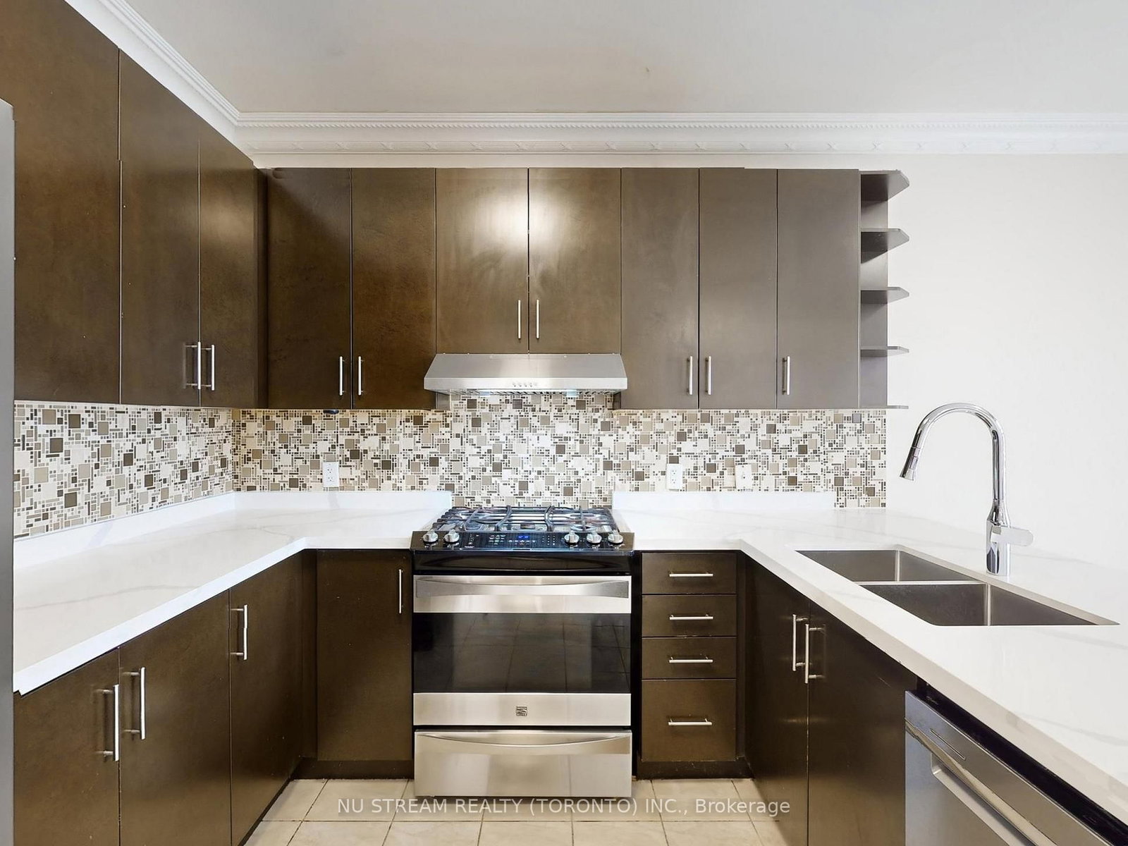 224 Aspenwood Drive • Newmarket, ON photo 12