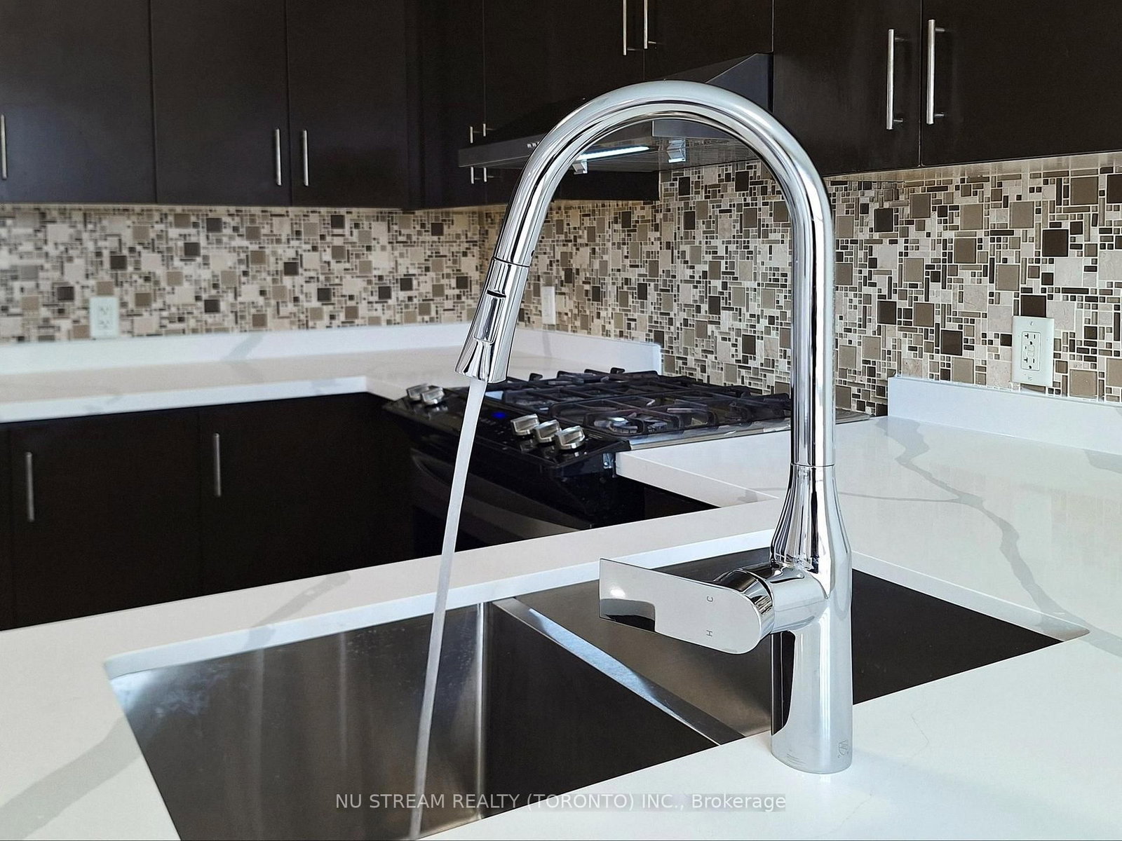 224 Aspenwood Drive • Newmarket, ON photo 15