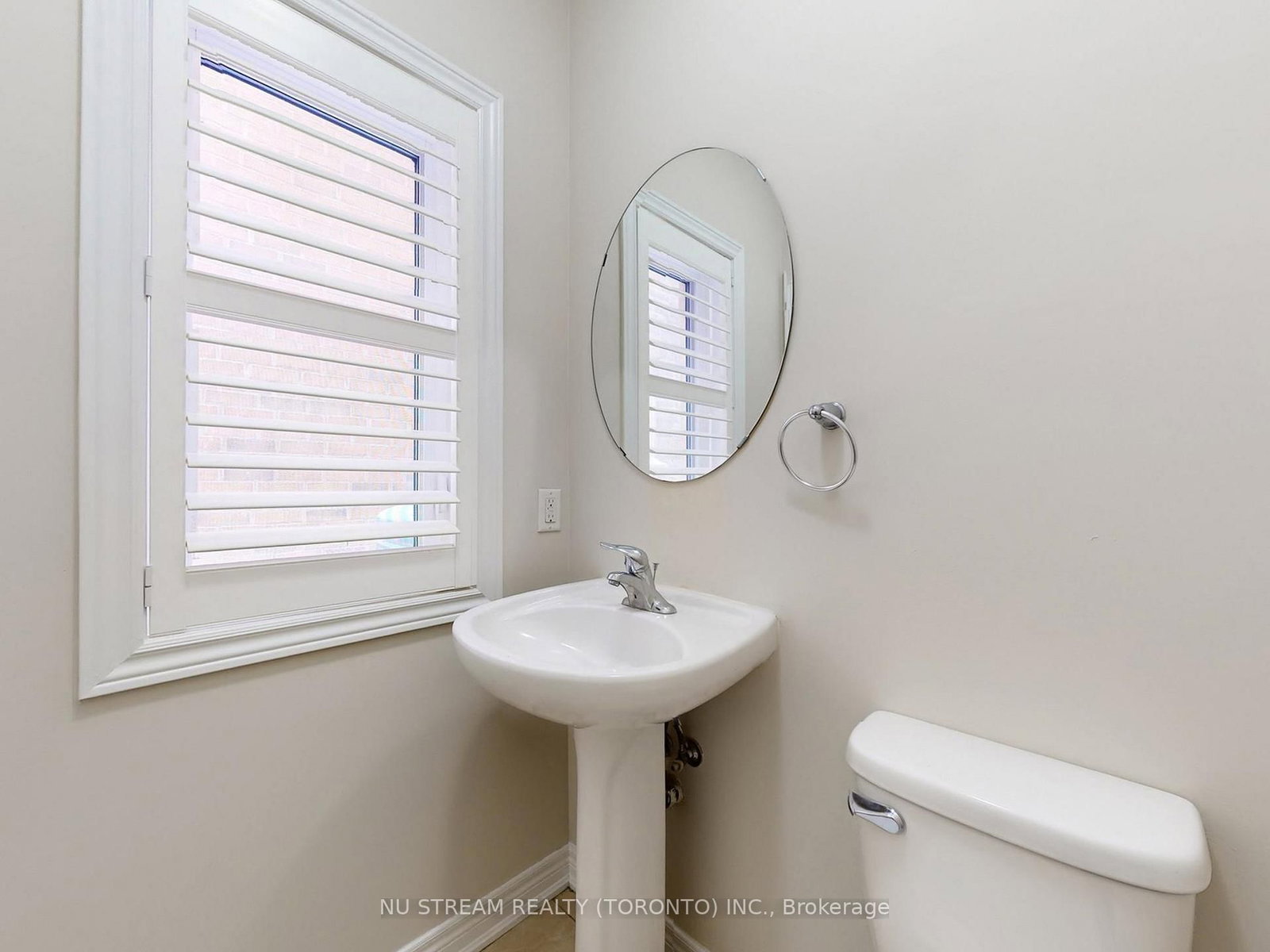 224 Aspenwood Drive • Newmarket, ON photo 16