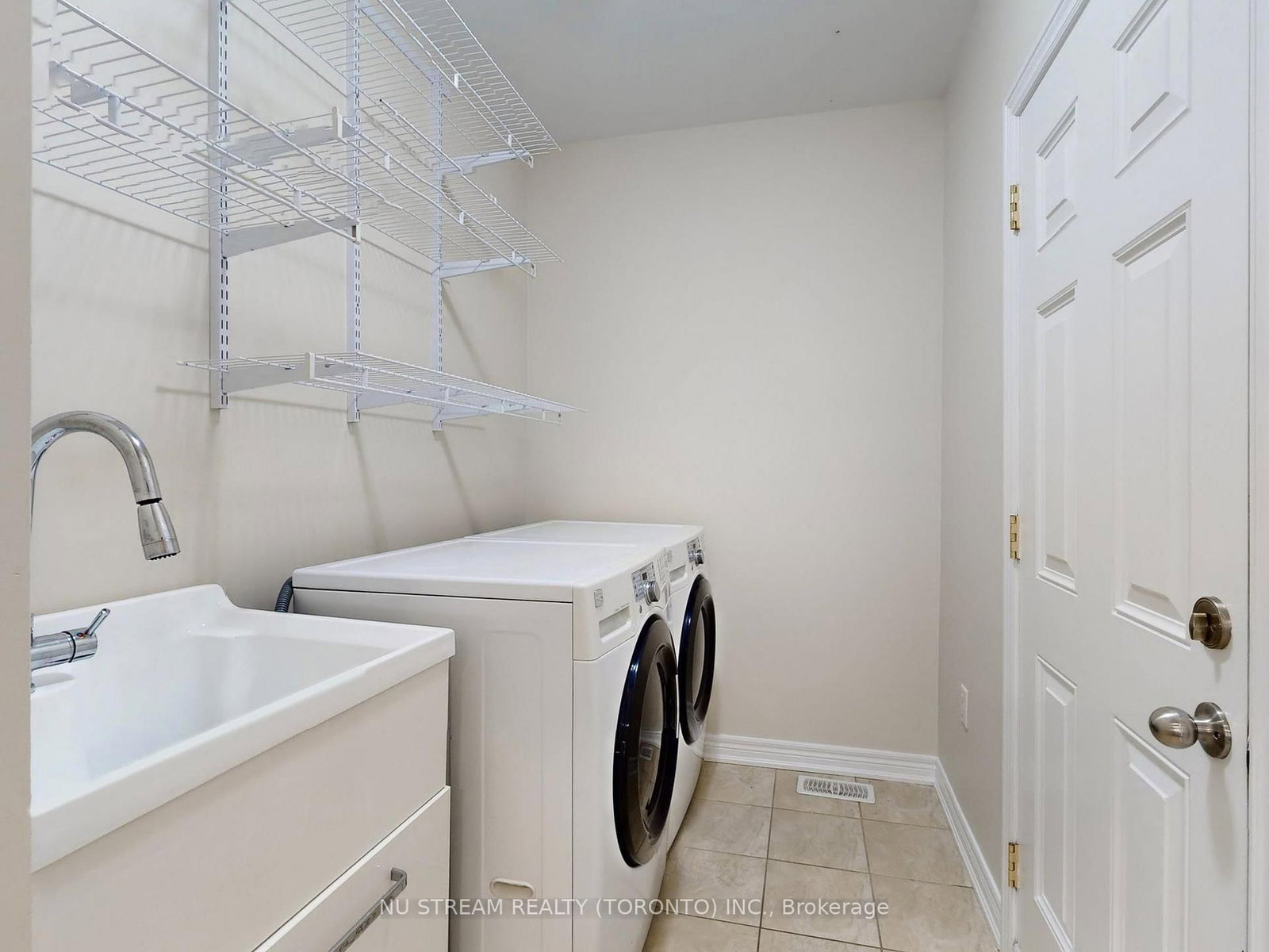 224 Aspenwood Drive • Newmarket, ON photo 17