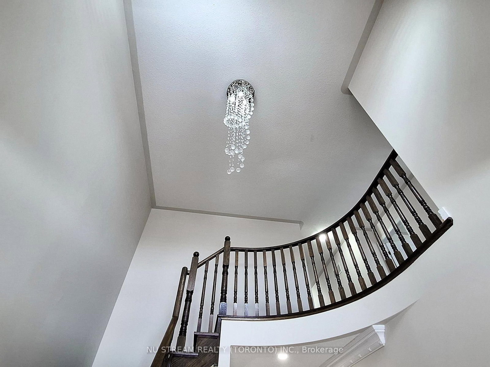 224 Aspenwood Drive • Newmarket, ON photo 19