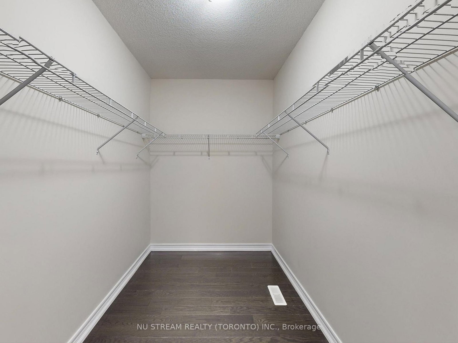 224 Aspenwood Drive • Newmarket, ON photo 25