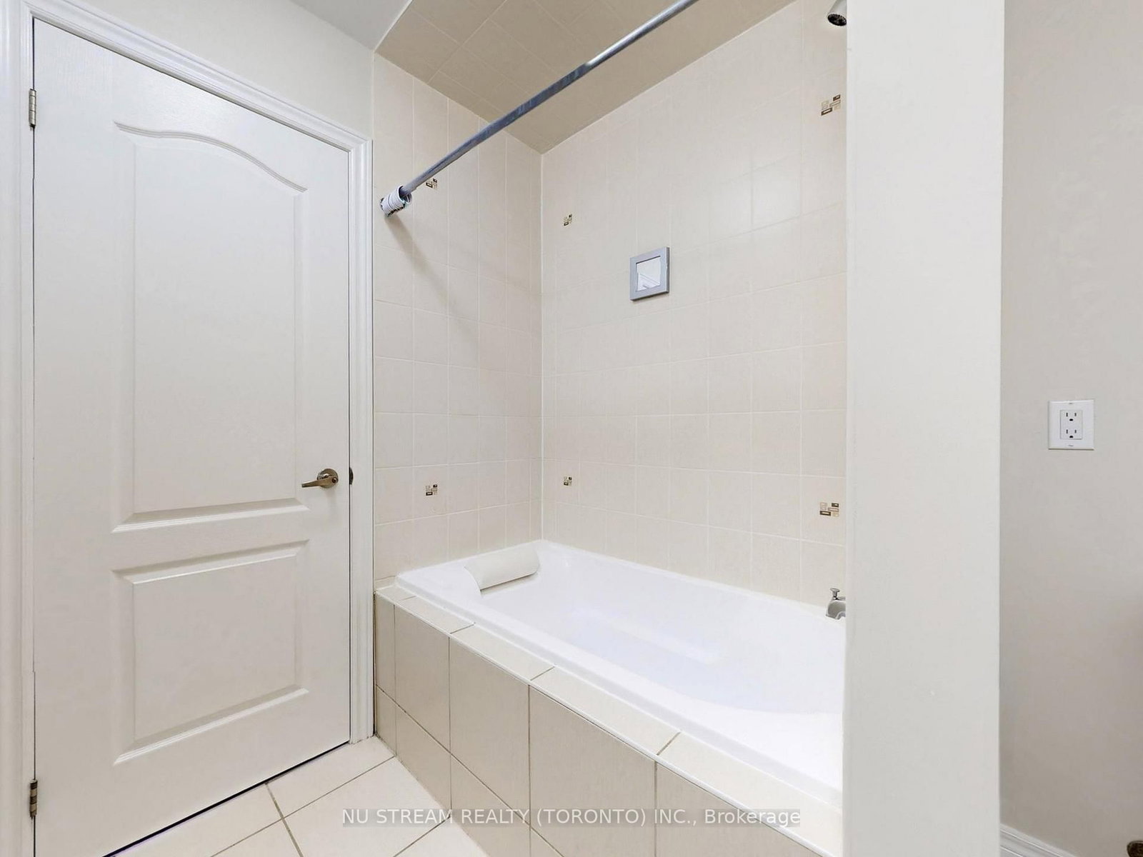 224 Aspenwood Drive • Newmarket, ON photo 34