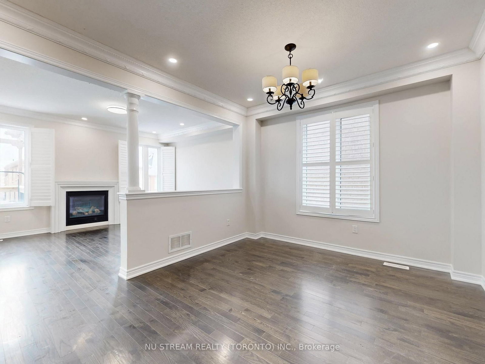 224 Aspenwood Drive • Newmarket, ON photo 6