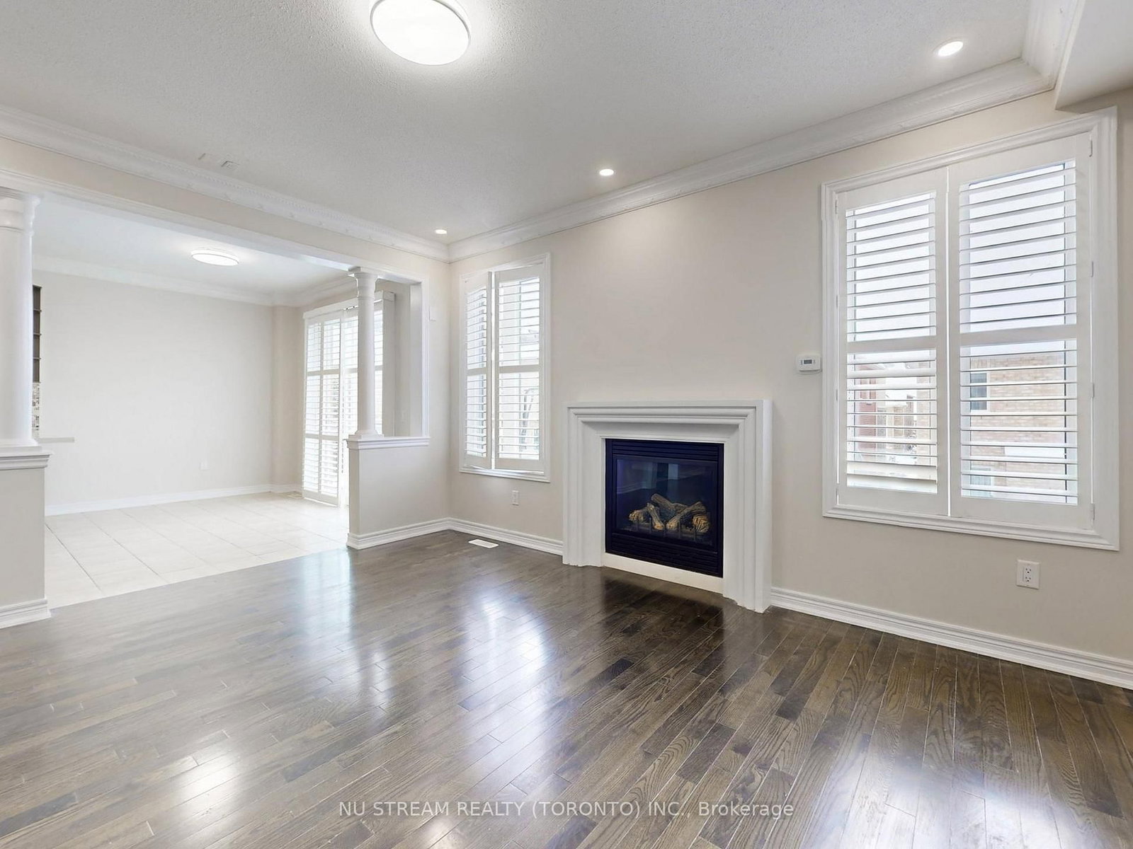 224 Aspenwood Drive • Newmarket, ON photo 8